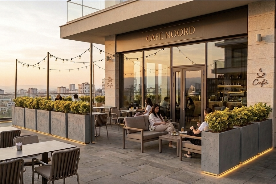 Kafe terasında hazır saksı ve dış mekan bitki dekorasyonu